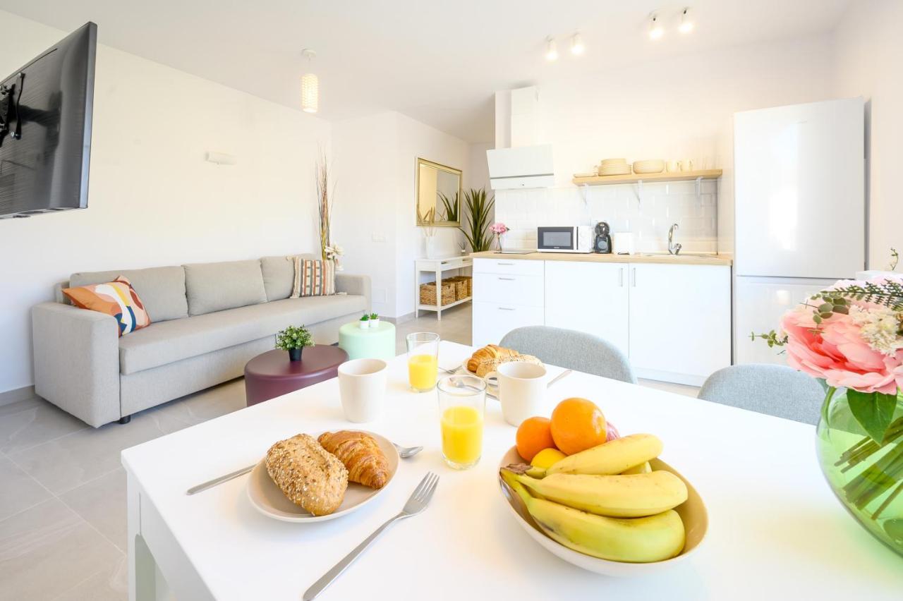 פואנגירולה 2 Bedroom, New, 1 Min To The Beach, City Center- Picasso By 10Tosea מראה חיצוני תמונה