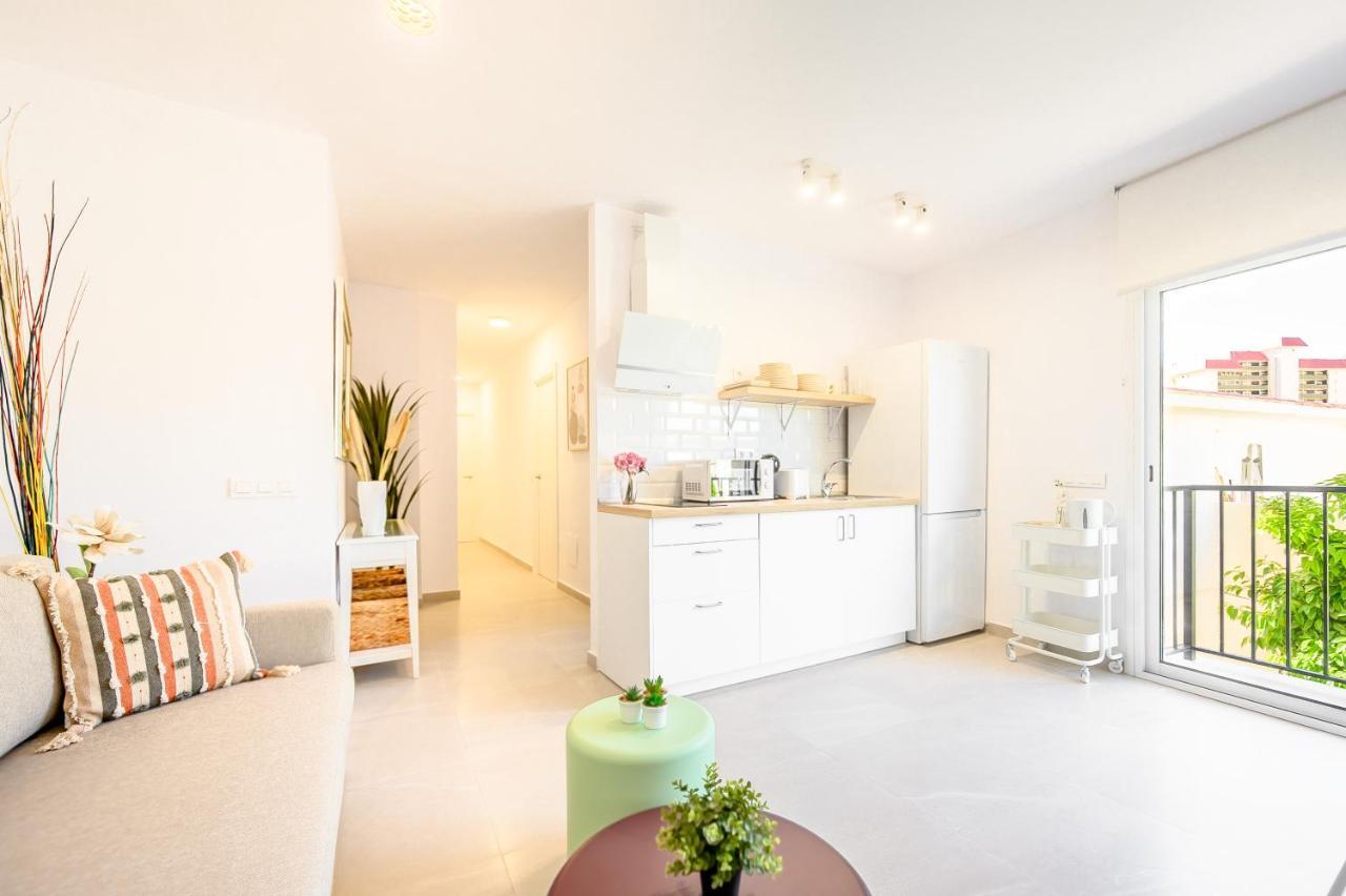 פואנגירולה 2 Bedroom, New, 1 Min To The Beach, City Center- Picasso By 10Tosea מראה חיצוני תמונה