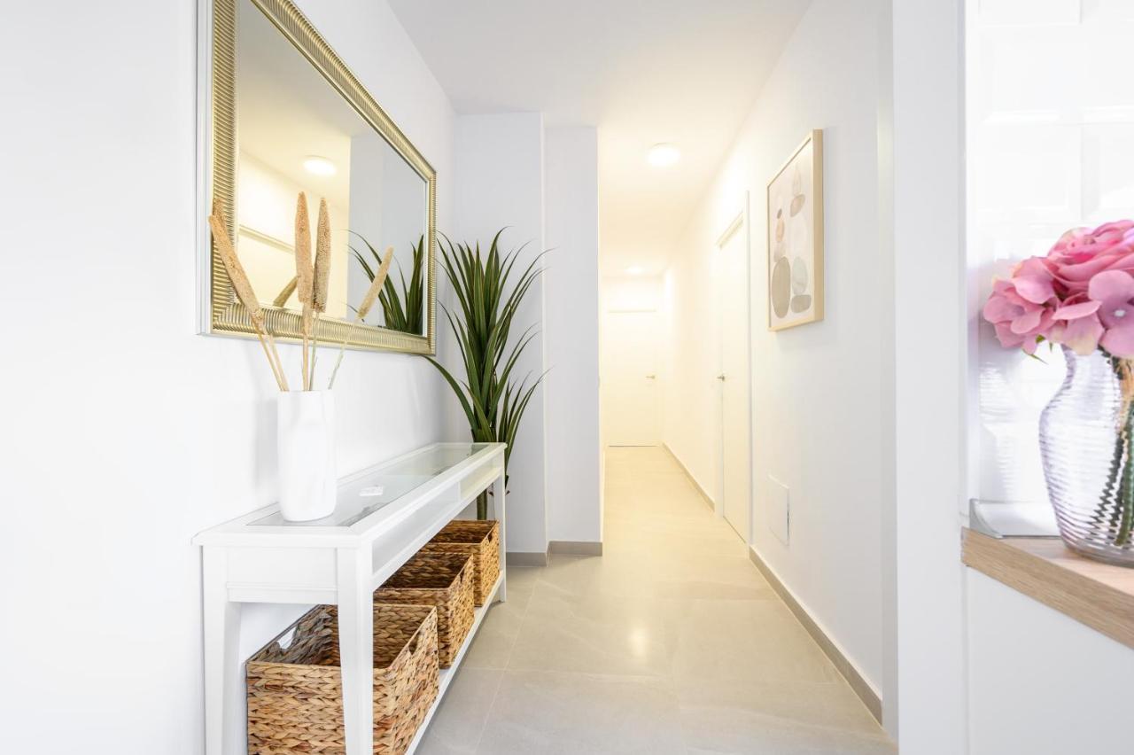 פואנגירולה 2 Bedroom, New, 1 Min To The Beach, City Center- Picasso By 10Tosea מראה חיצוני תמונה