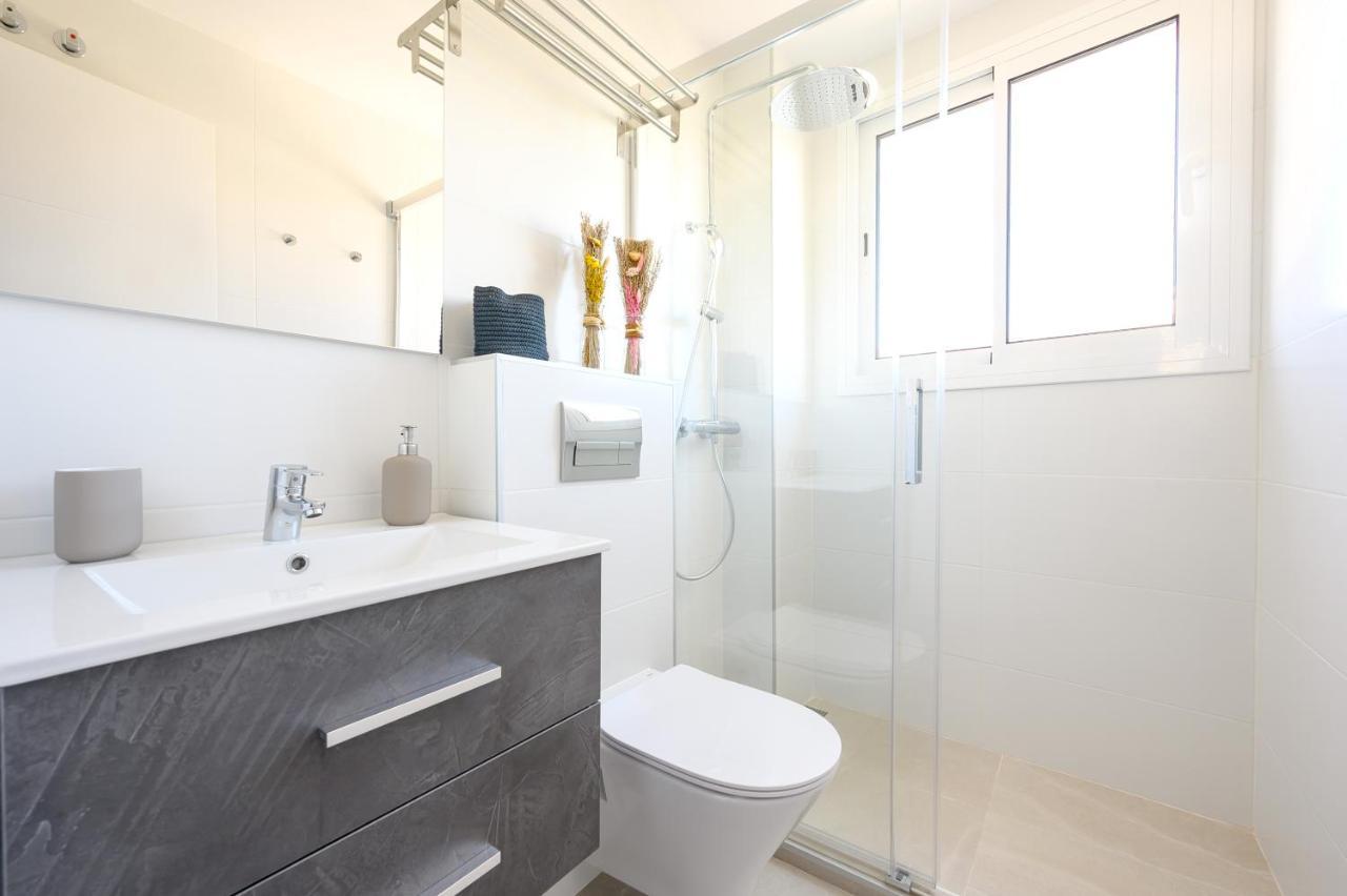 פואנגירולה 2 Bedroom, New, 1 Min To The Beach, City Center- Picasso By 10Tosea מראה חיצוני תמונה